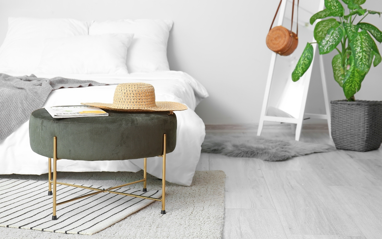 пуф для спальні